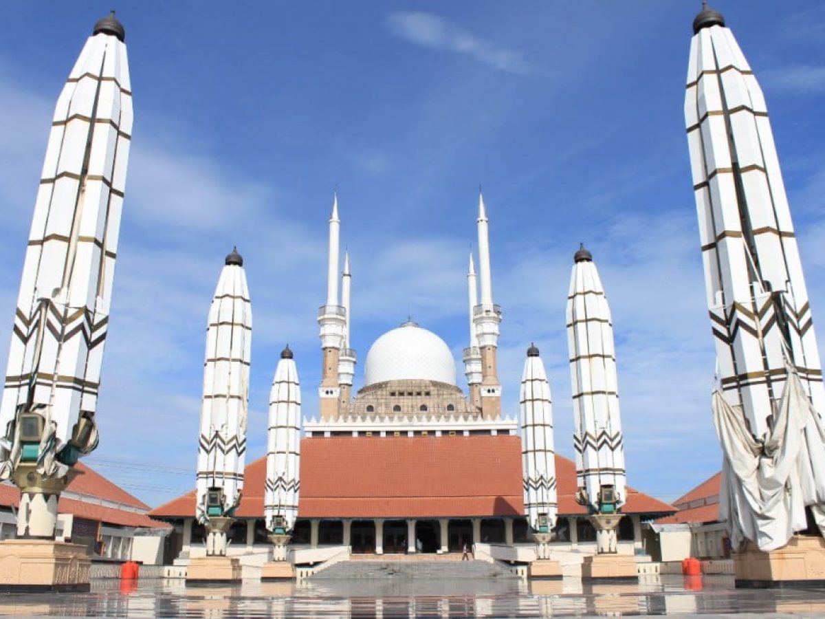 Masjid Agung Jawa Tengah | Surau.co