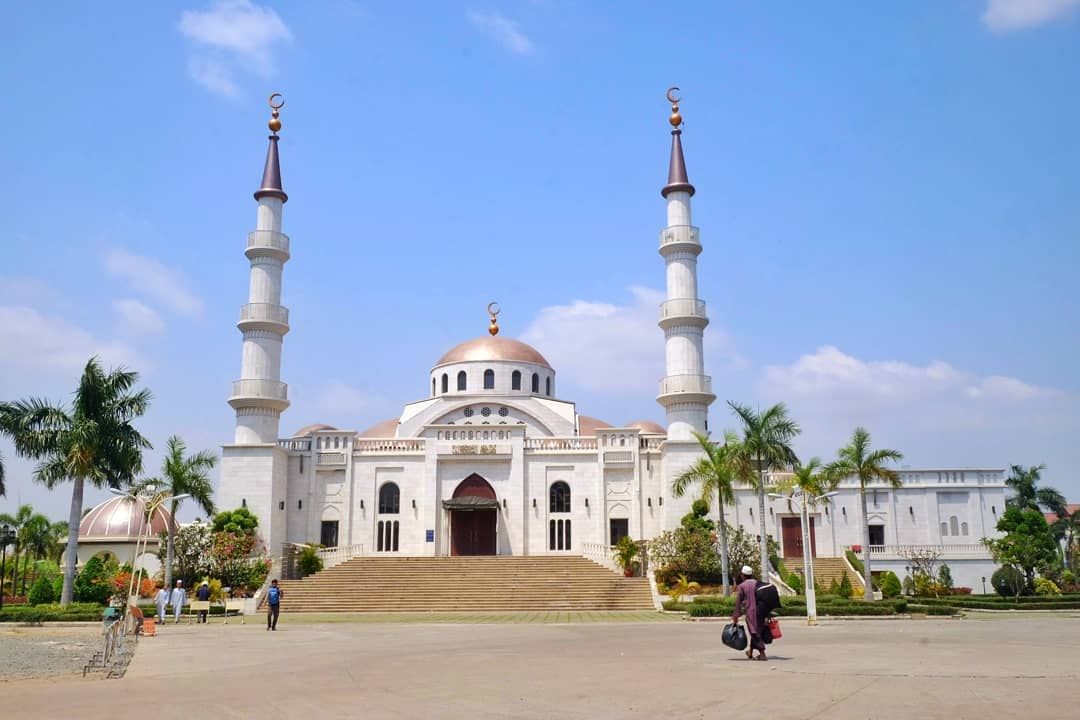 Masjid Al-Serkal – Phnom Penh, Kamboja; Masjid dengan Arsitektur Ottoman - Surau.co