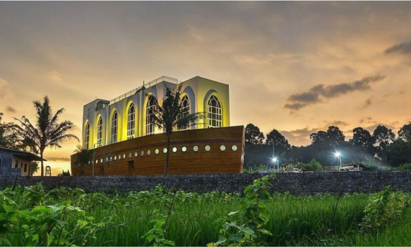 Masjid Kapal Semarang - Foto: Java Travel