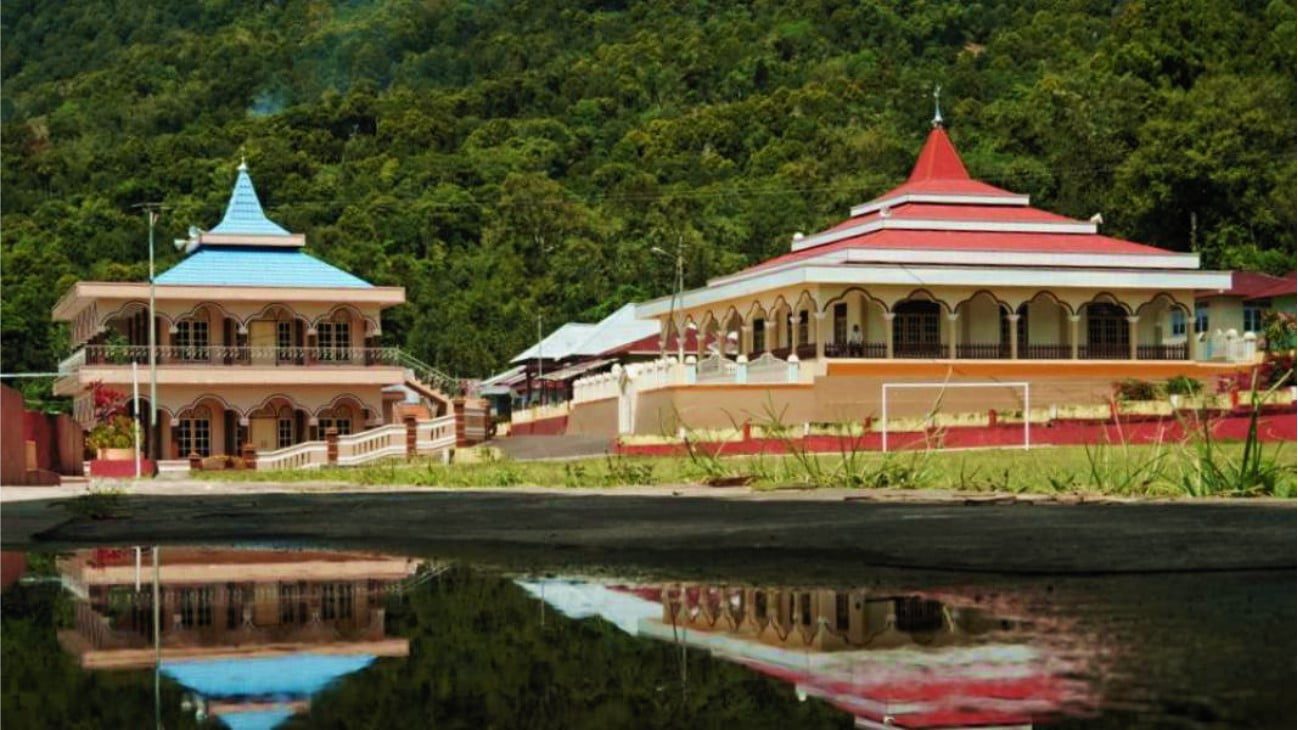 Masjid Kembar di Tidore Maluku Utara